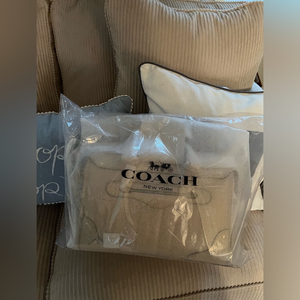 Coach Millie Satchel new in packaging - Picture 4 of 10